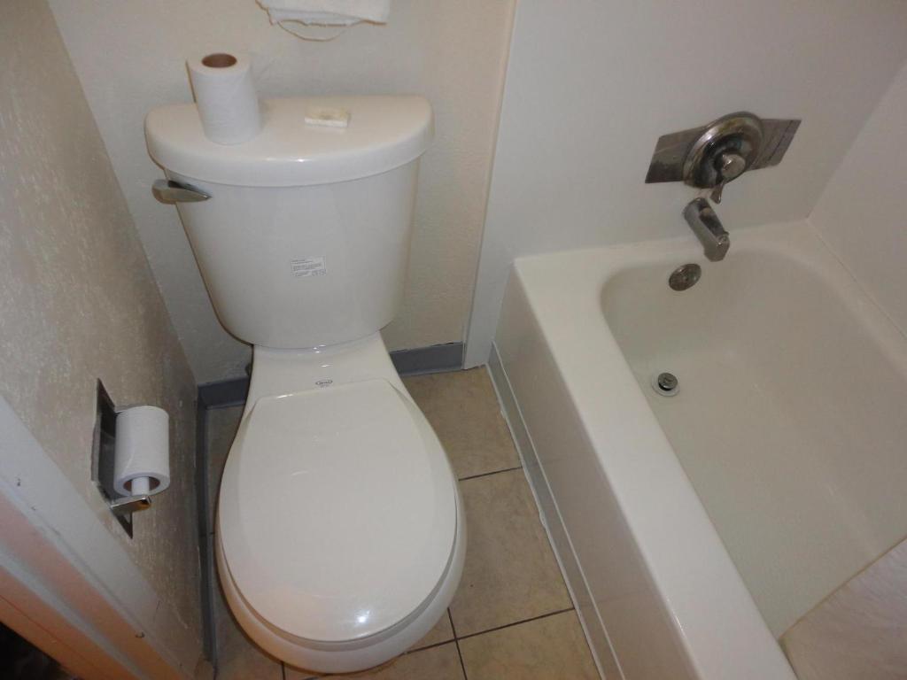 Americas Best Value Inn Battle Creek Camera foto